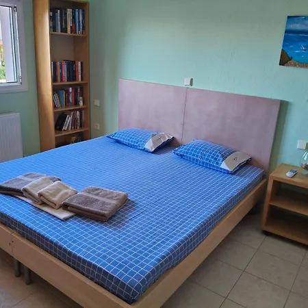 Paressa's House Apartman Nikíti